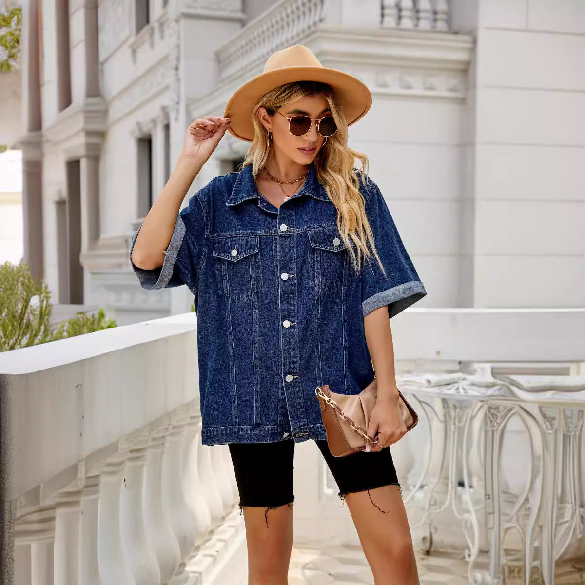 Veste en denim surdimensionnée décontractée pour femmes avec des manches contrastées Chic und Stil-Jeans Outfit-PARIS FEMME