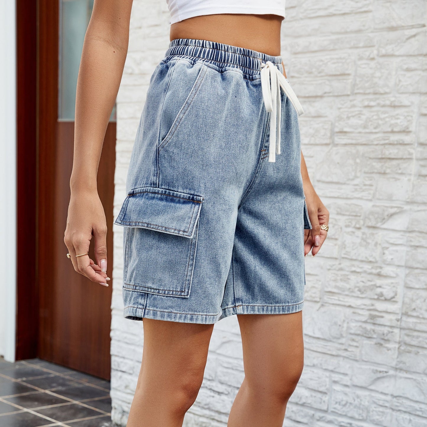 Shorts cargo femme avec taille élastique et poches latérales pratiques Chic und Stil-Short en jean-PARIS FEMME