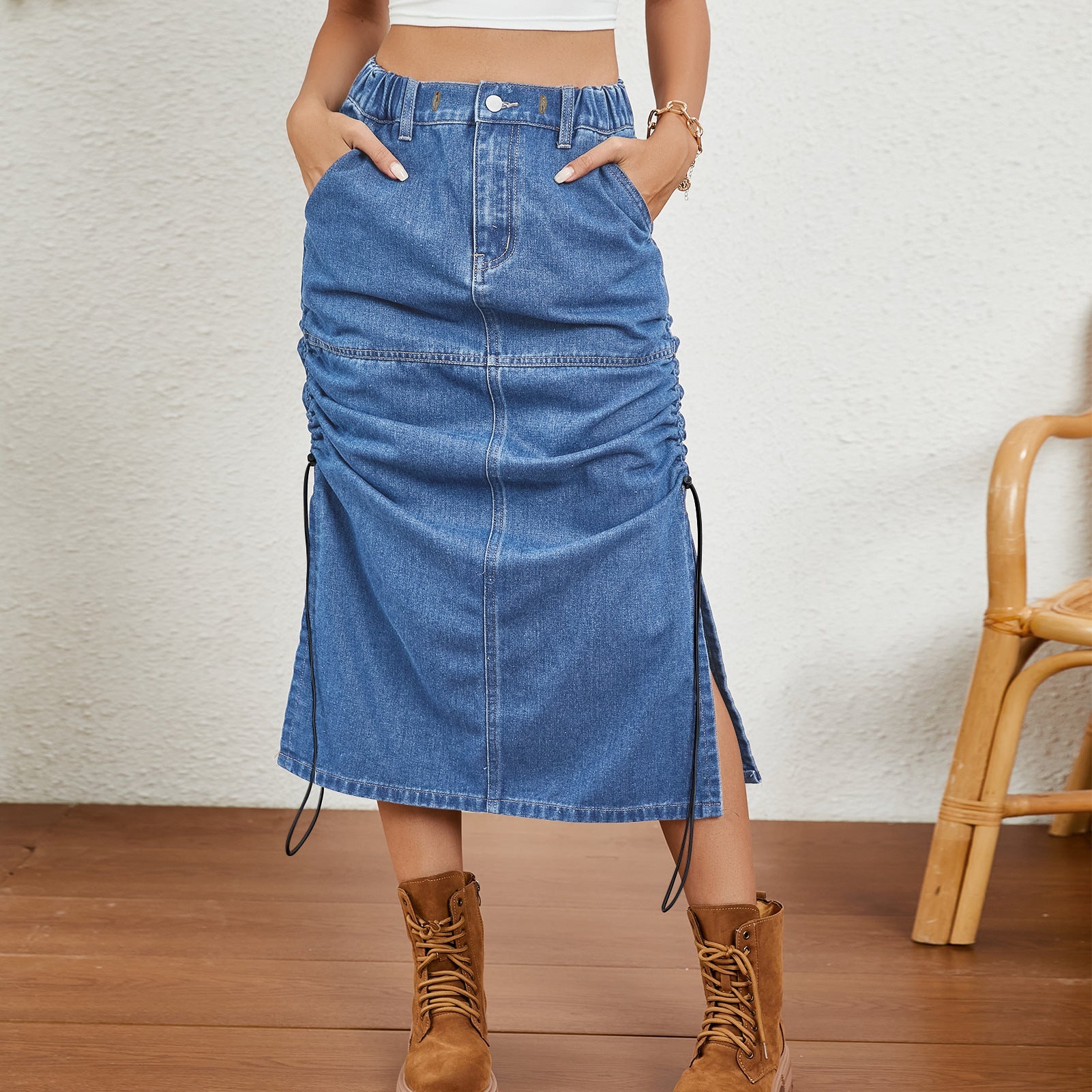 Jupe midi pour dames avec taille élastique, fentes latérales et fronces Chic und Stil-Short en jean-PARIS FEMME