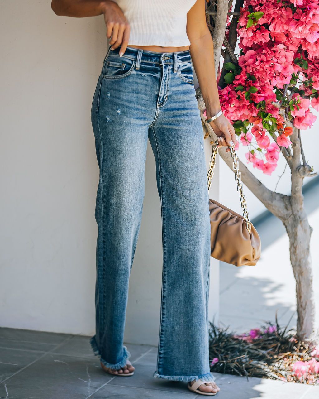 Jeans évasés pour femmes avec ourlet effiloché et taille haute Chic und Stil-Jeans-PARIS FEMME