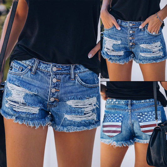 Shorts en denim pour femmes au style décontracté avec imprimé drapeau américain et bords effilochés Chic und Stil-Short en jean-PARIS FEMME