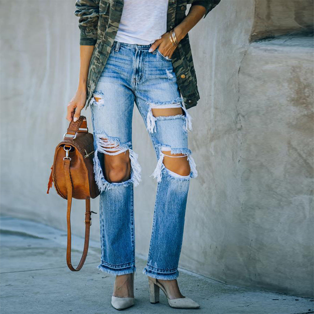 Jeans détruits pour femmes en coupe boyfriend décontractée avec des détails effilochés Chic und Stil-Jeans-PARIS FEMME