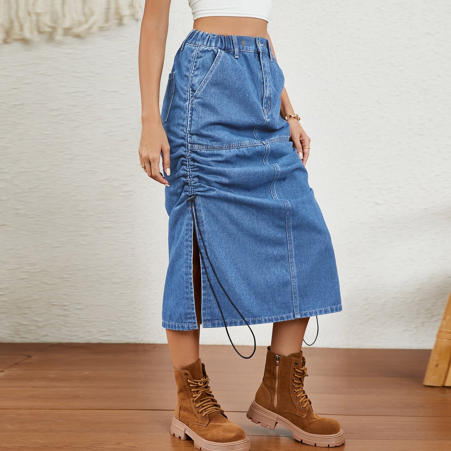 Jupe midi pour dames avec taille élastique, fentes latérales et fronces Chic und Stil-Short en jean-PARIS FEMME
