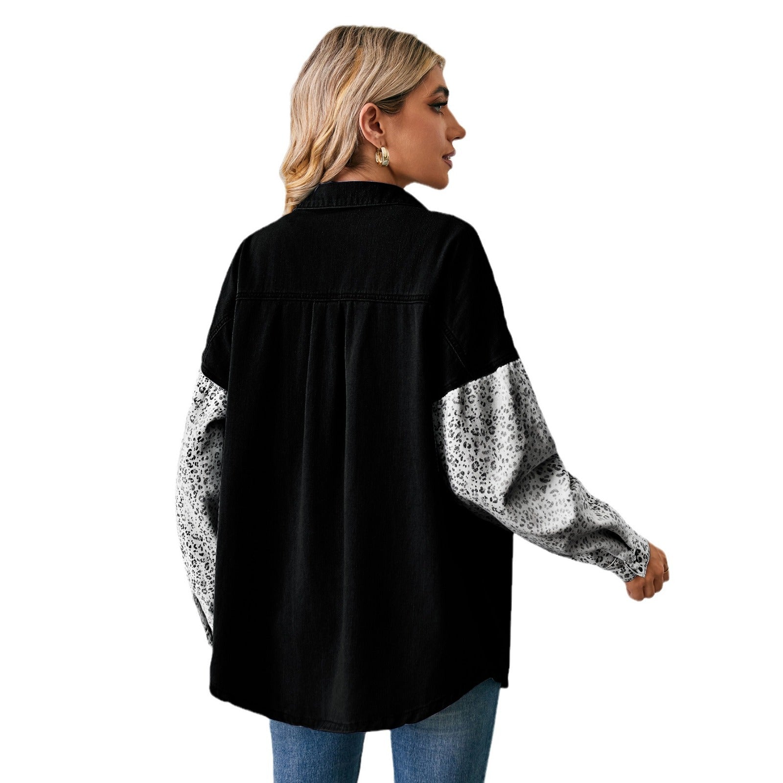 Veste en jean décontractée pour femmes avec des manches à imprimé animal contrastant Chic und Stil-Jeans Outfit-PARIS FEMME