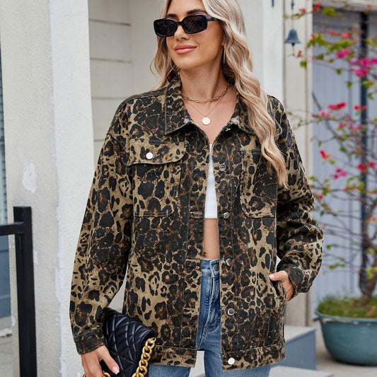 Veste en denim pour femmes au style oversize décontracté avec poches pratiques Chic und Stil-Jeans Outfit-PARIS FEMME
