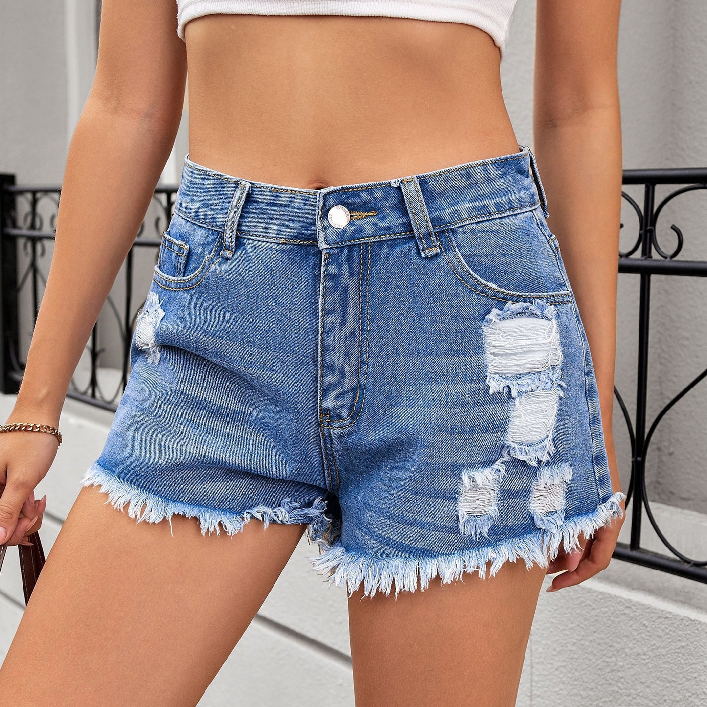 Shorts en jean déchirés pour femmes avec franges et taille haute Chic und Stil-Short en jean-PARIS FEMME