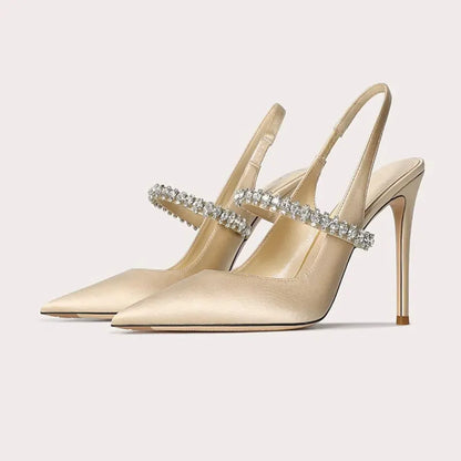 Escarpins slingback satin bout pointu talon aiguille avec bride strass