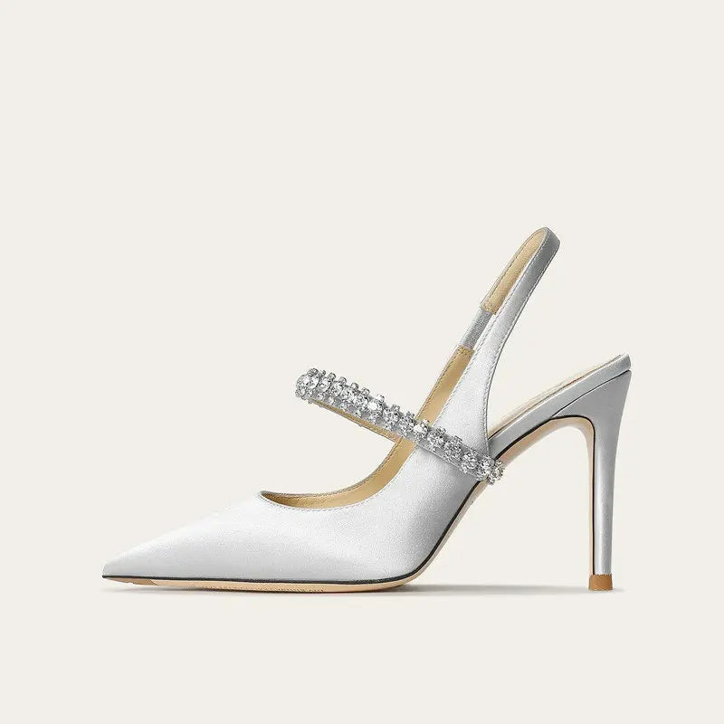 Escarpins slingback satin bout pointu talon aiguille avec bride strass