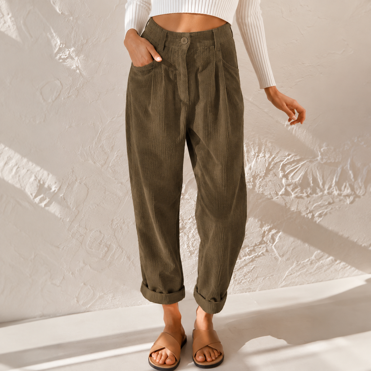 Pantalon velours femme taille haute côtelé coupe fuselée rétro