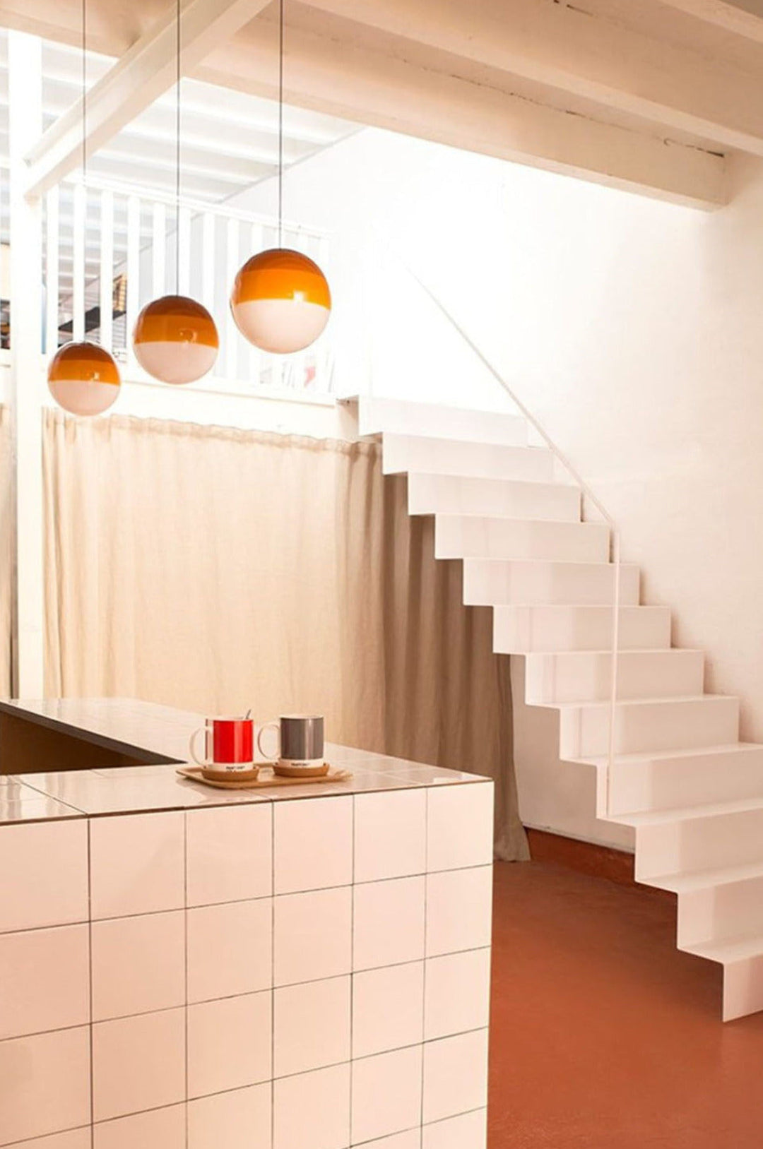 Lampe Suspendue Moderne avec Dégradé de Couleur – Économe en Énergie et Élégante