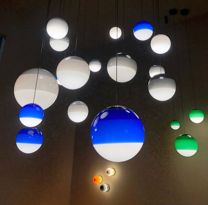 Lampe Suspendue Moderne avec Dégradé de Couleur – Économe en Énergie et Élégante