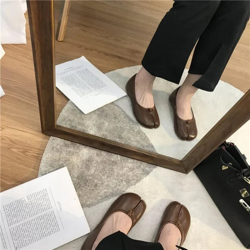 Ballerines Tabi pour femmes | Orteils séparés, cuir doux, chaussures plates brillantes