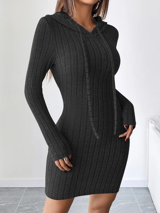 Robe pull femme maille côtelée avec capuche coupe slim longueur genou