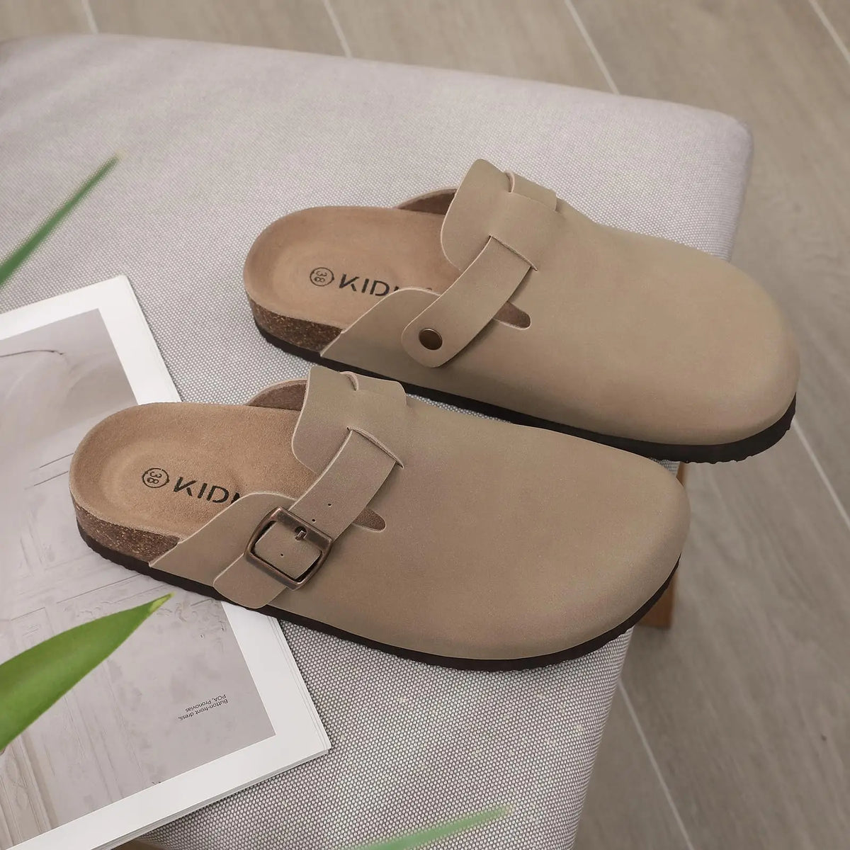 Chaussons femme mules suède semelle plate, confort intérieur