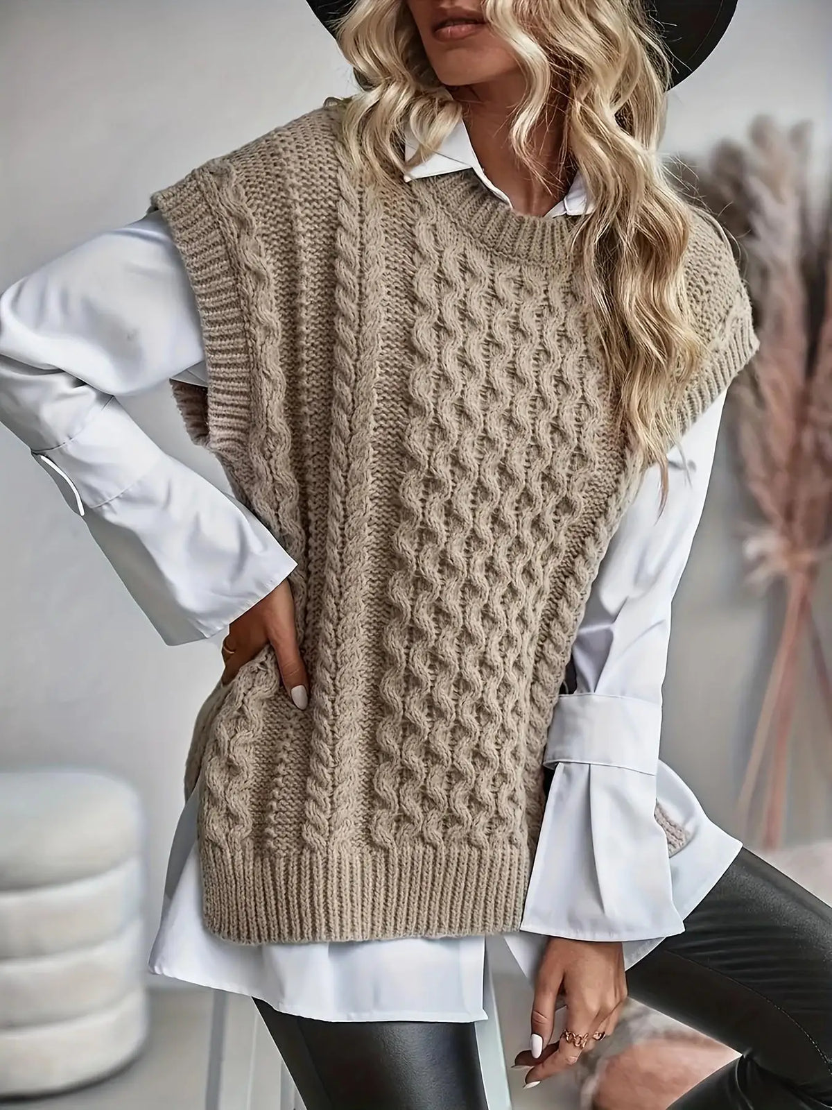 Gilet femme tricot torsadé col rond coupe ample légèrement allongée