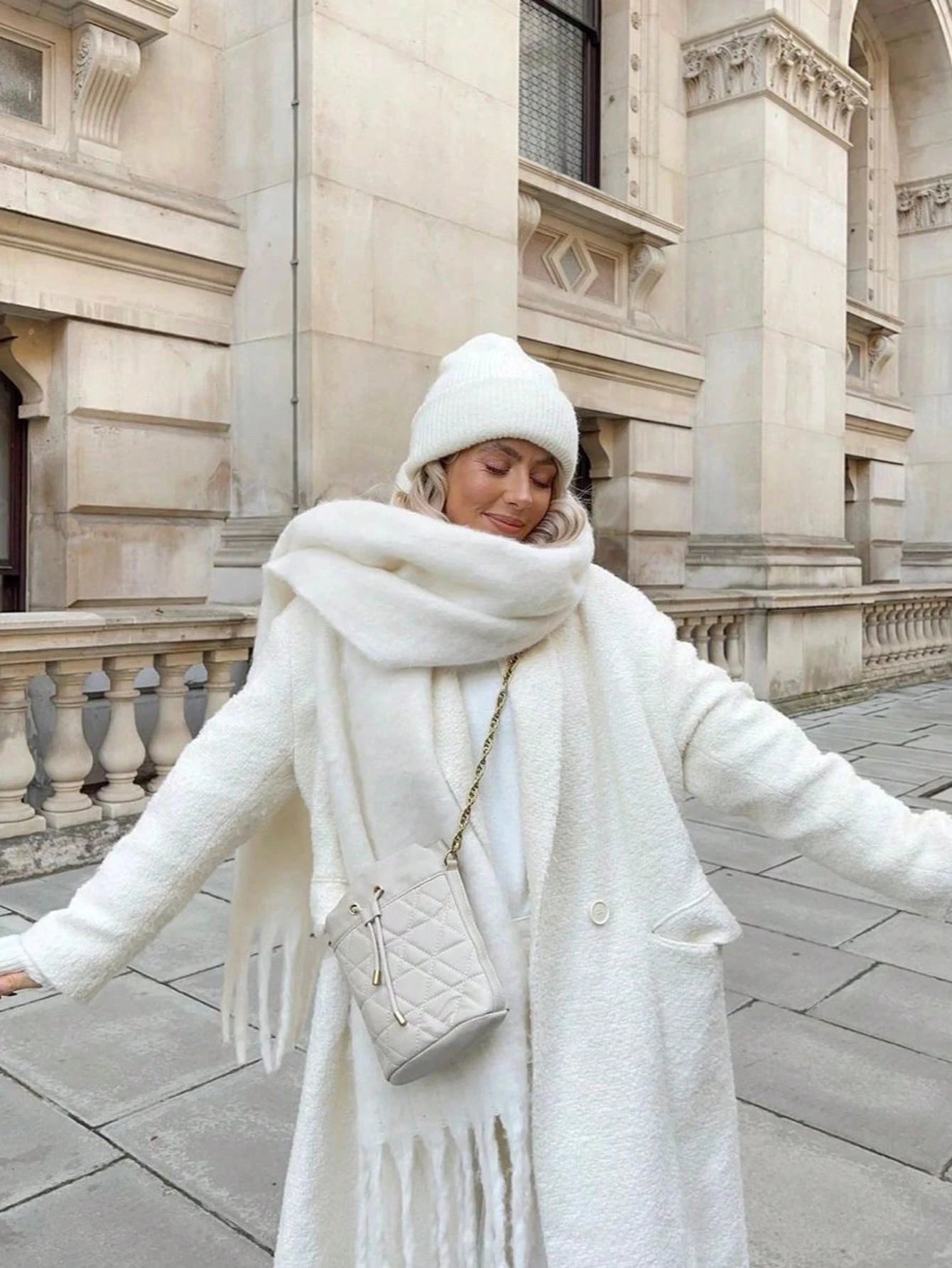 Écharpe cachemire femme hiver douce avec franges couleur unie