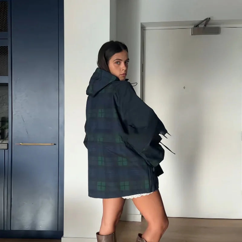 Veste femme à capuche carreaux bleu-vert coupe ample avec cordon de serrage