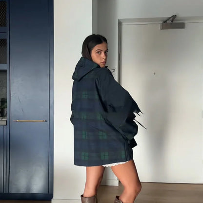 Veste femme à capuche carreaux bleu-vert coupe ample avec cordon de serrage
