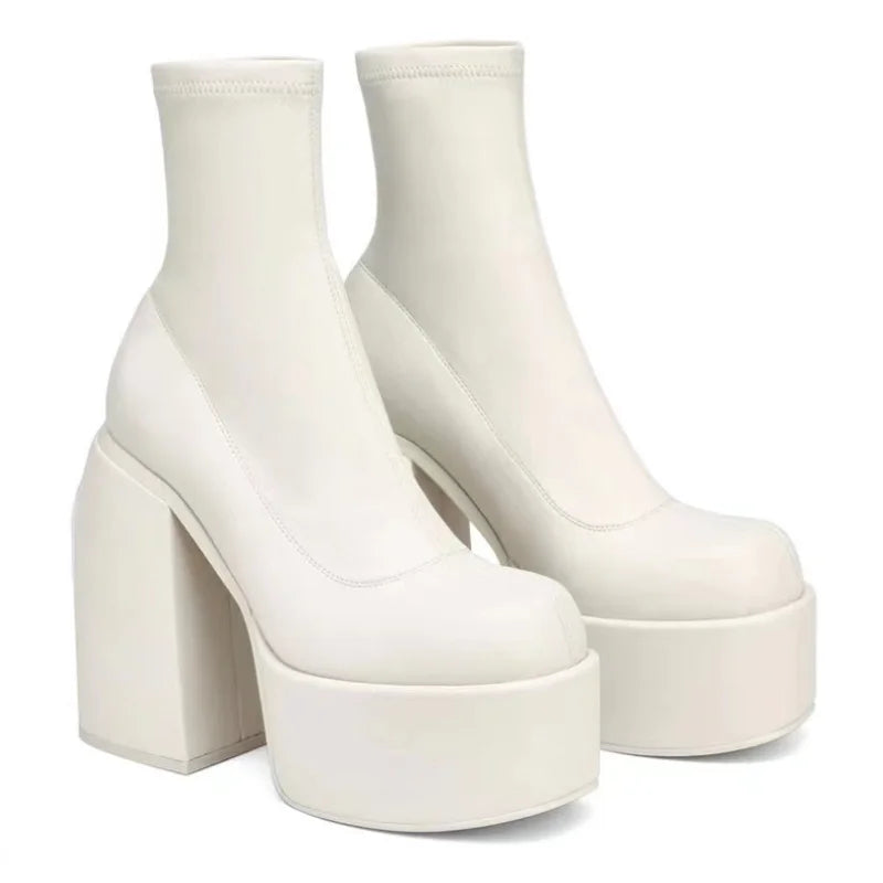 White / 43 EU | 9 UK | 11.5 US