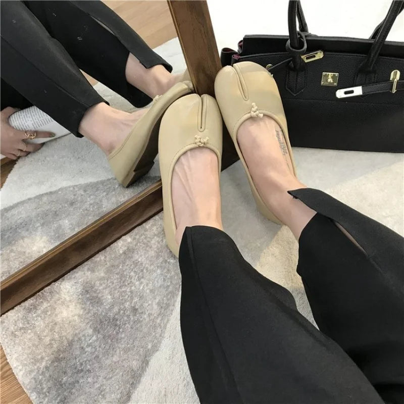 Ballerines Tabi pour femmes | Orteils séparés, cuir doux, chaussures plates brillantes