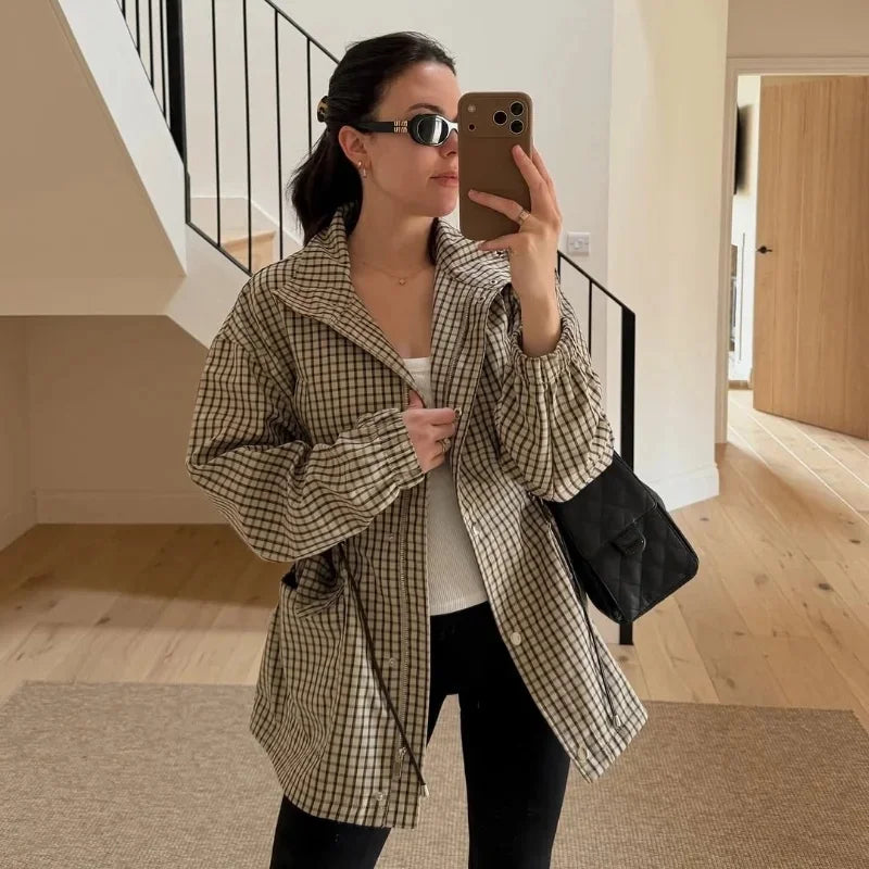 Veste femme à carreaux avec col et cordon de serrage à la taille
