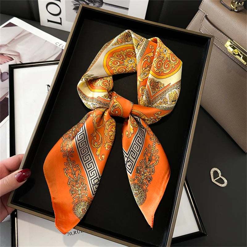 Écharpe en soie 70x70cm imprimée femme carré