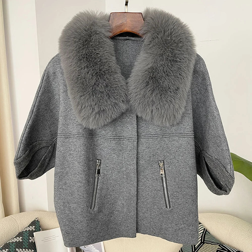 Cardigan femme tricot court col fourrure synthétique manches trois quarts
