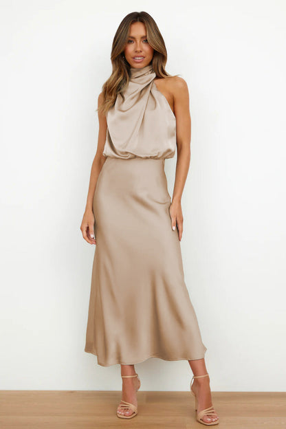 Robe de soirée satin encolure halter fluide – Amélie