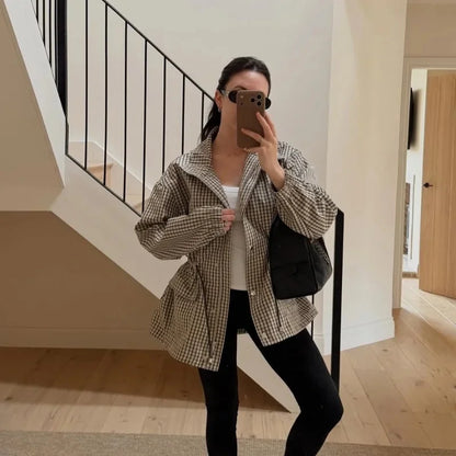 Veste femme à carreaux avec col et cordon de serrage à la taille