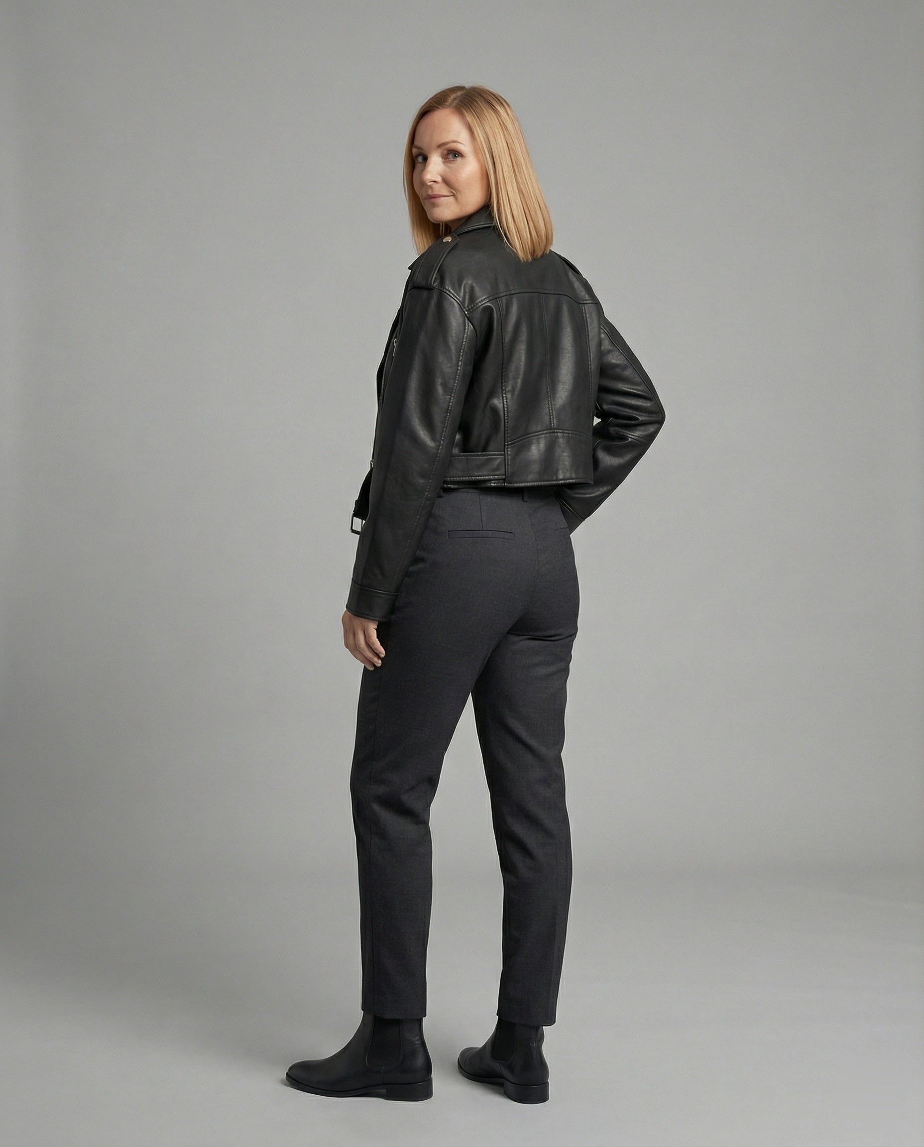 Veste en cuir souple femme | Noir, coupe ajustée, ceinture