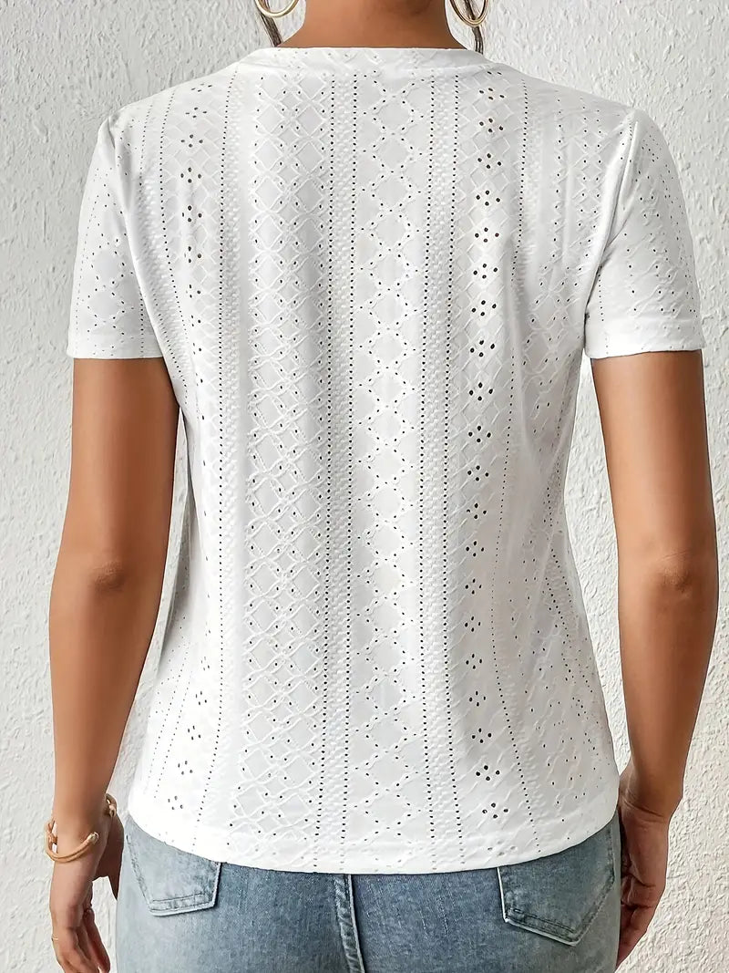 T-shirt col rond femme - Détails œillets - Été chic-Chemisier-PARIS FEMME