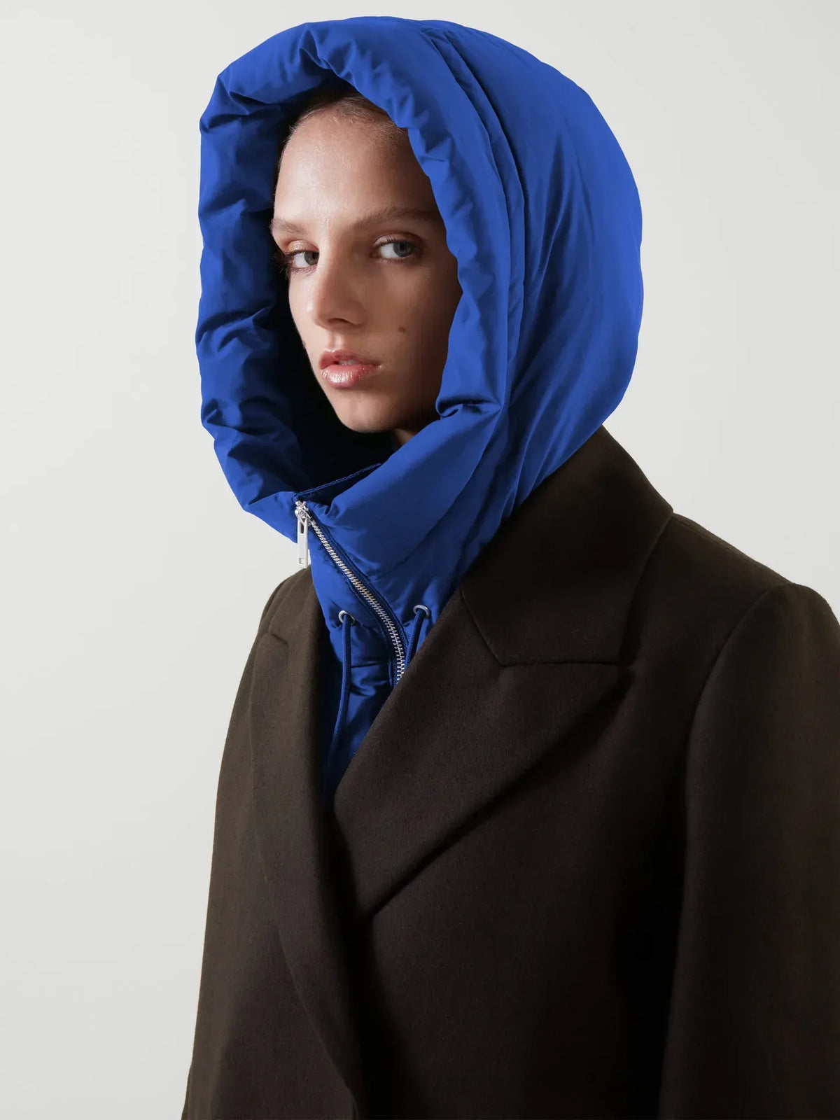 Écharpe à capuche zippée femme hiver taille unique disponible en plusieurs coloris
