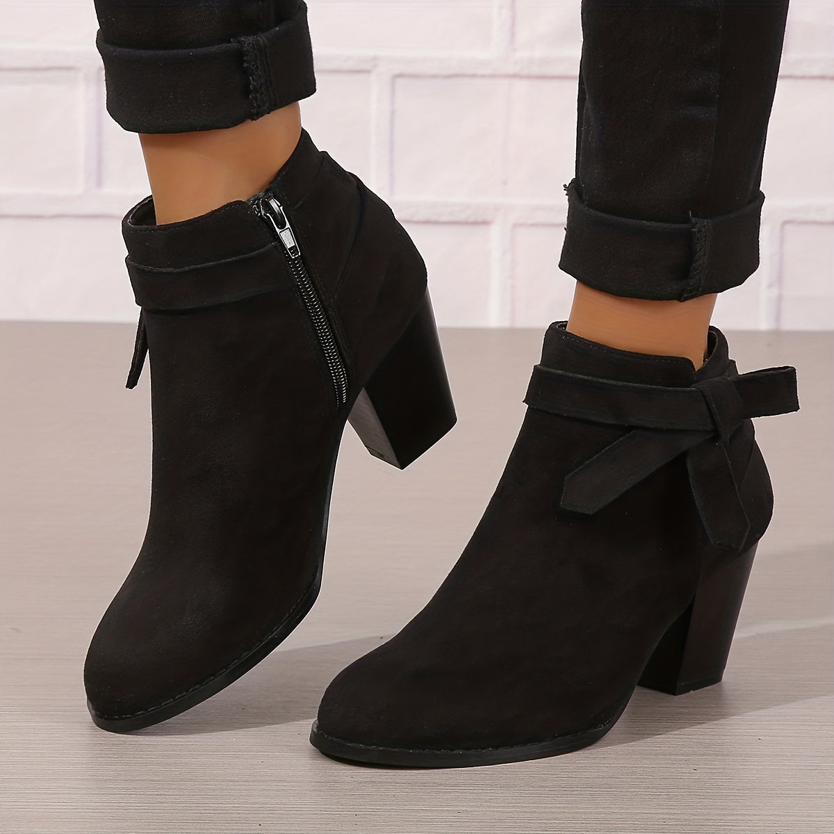 Bottines femme talon bloc bout pointu avec nœud décoratif et zip latéral