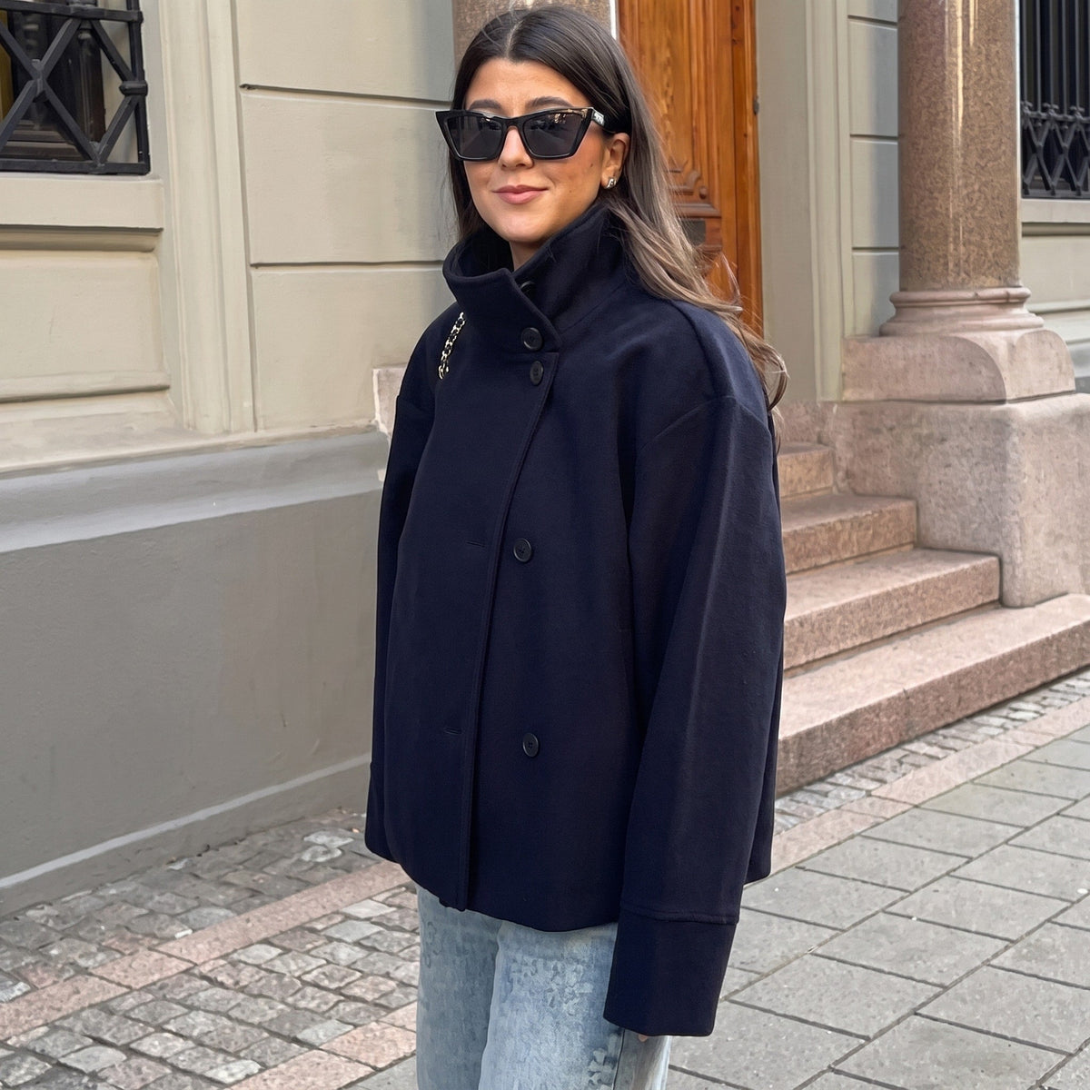 Veste femme oversize col montant boutonnée coupe boxy épaules tombantes