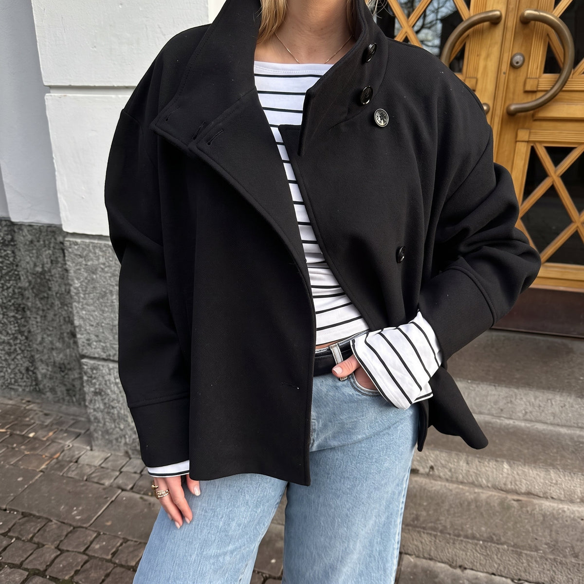 Veste femme oversize col montant boutonnée coupe boxy épaules tombantes