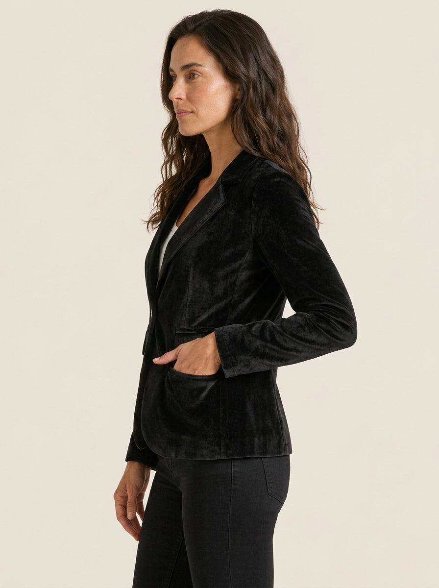 Blazer velours femme cintré avec col revers et boutonnage unique