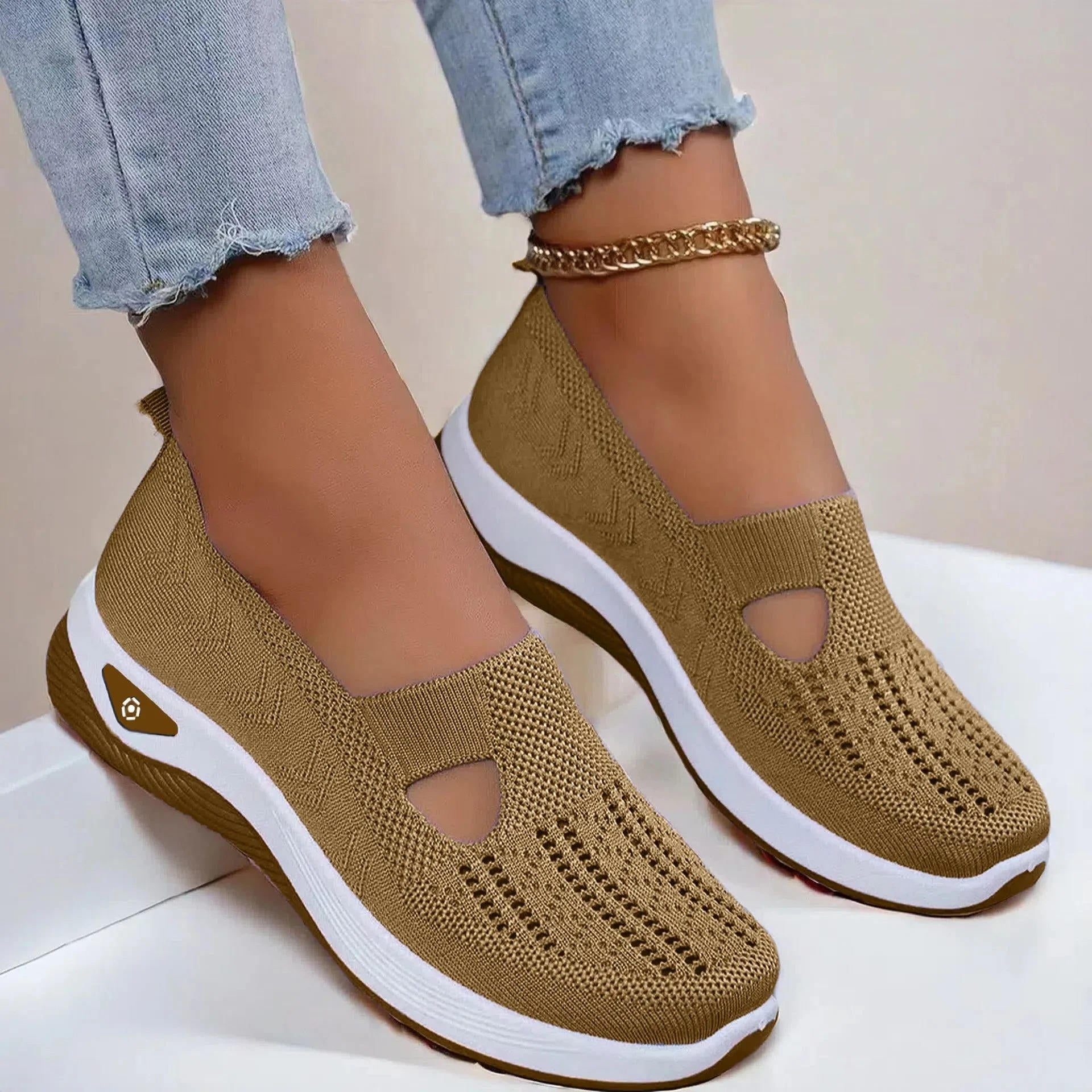 Café / 41 EU | 7.5 UK | 10 US