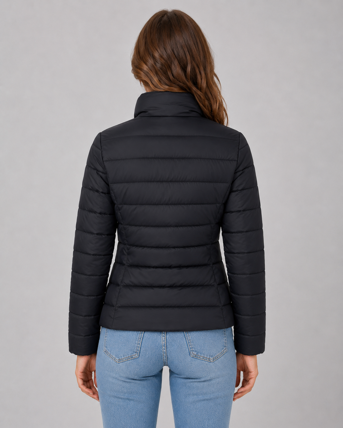 Doudoune légère compressible femme avec duvet de canard et col montant, coupe slim