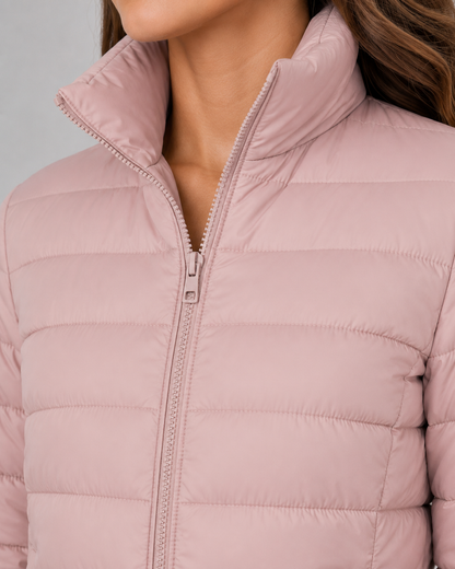 Doudoune légère compressible femme avec duvet de canard et col montant, coupe slim