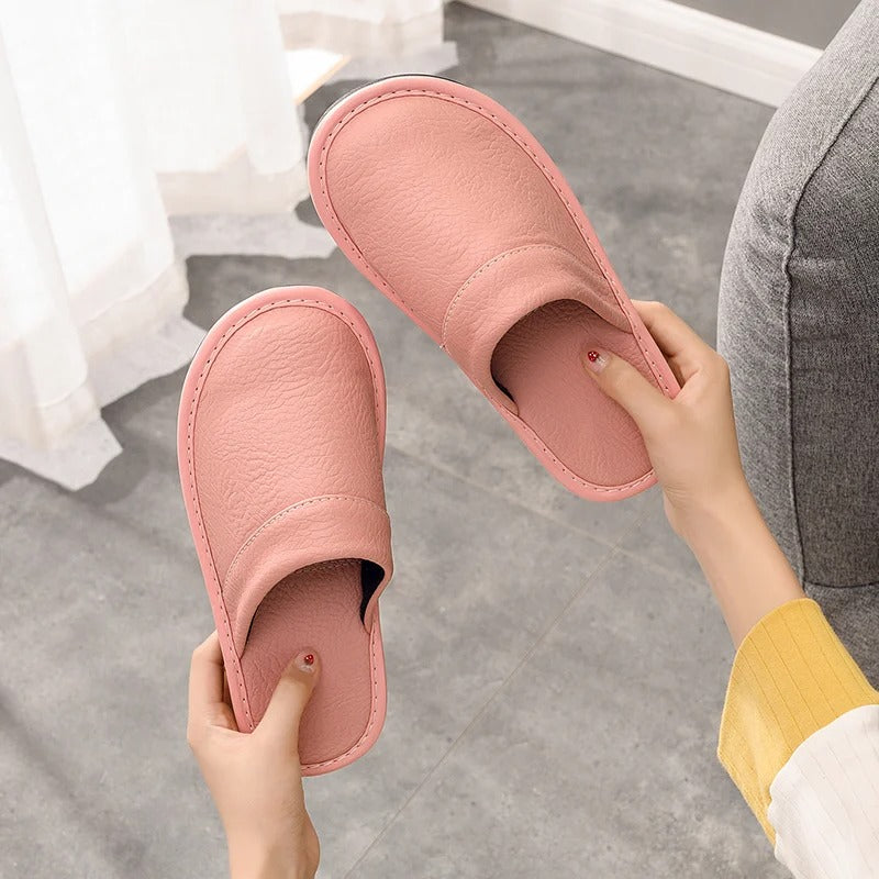 Chaussons femme slip-on design ergonomique semelle stable confort quotidien