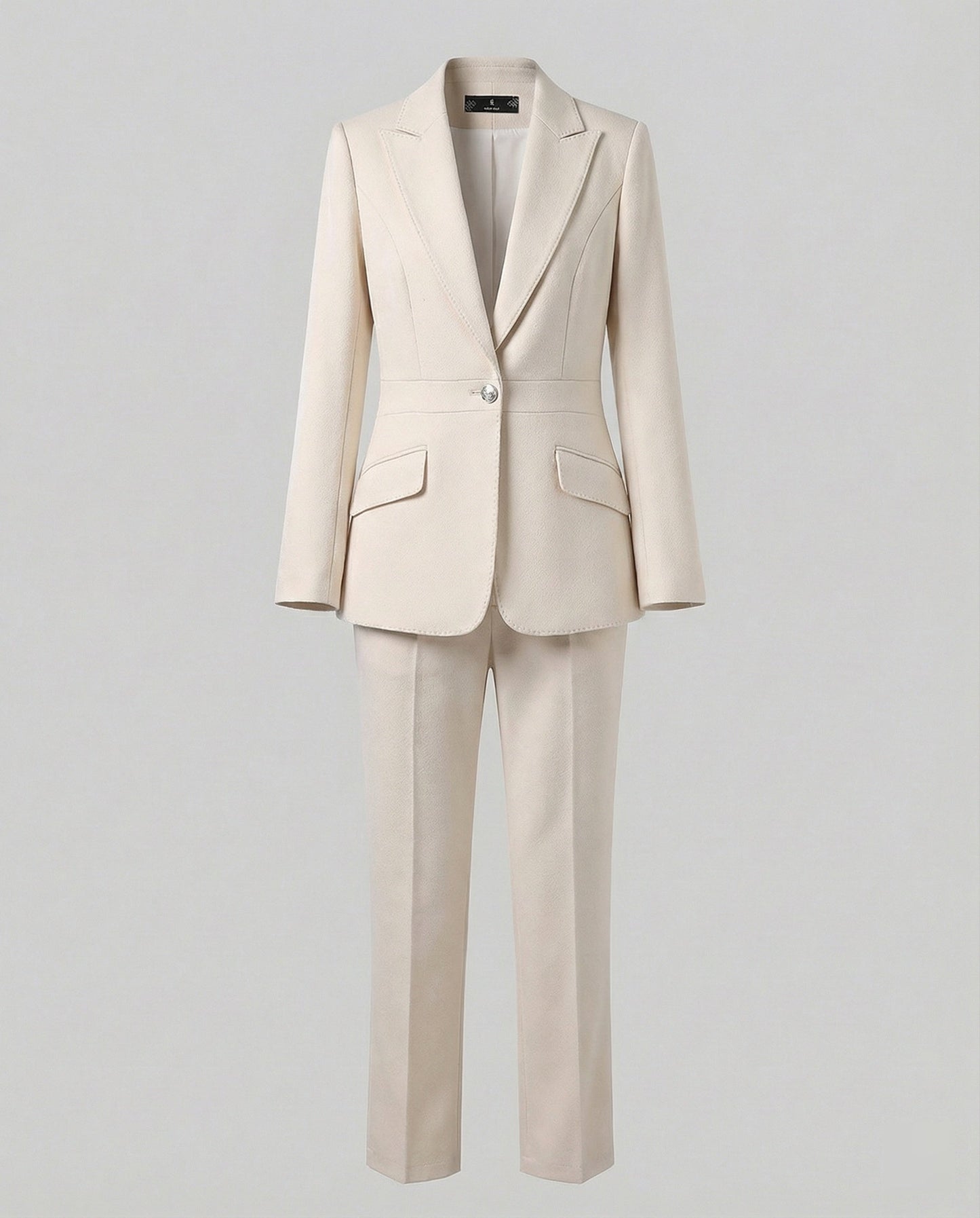 Tailleur femme | Blazer élégant, pantalon droit | Look moderne pour le bureau