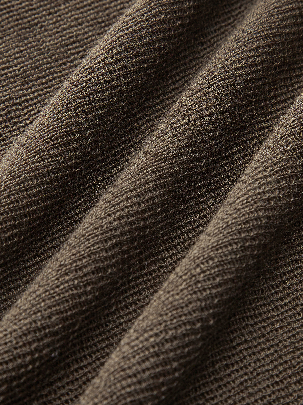 Sweater col roulé en laine mélangée femme coupe régulière maille unie