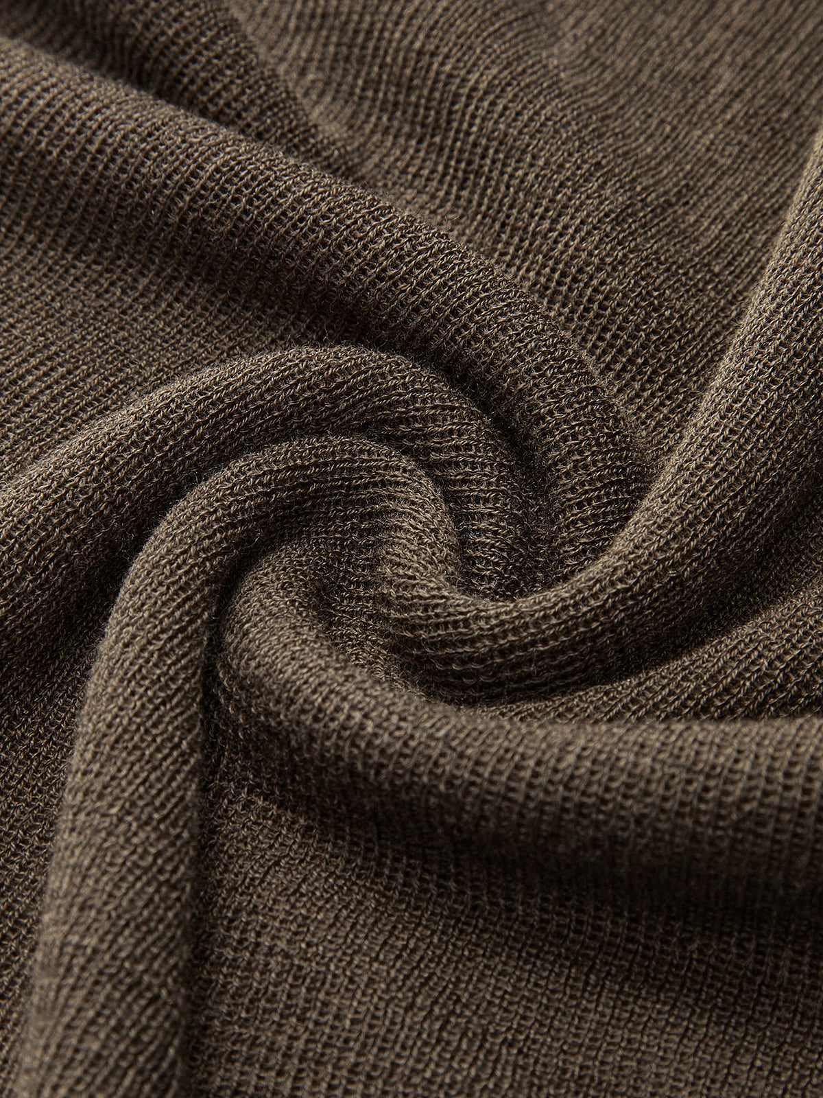 Sweater col roulé en laine mélangée femme coupe régulière maille unie